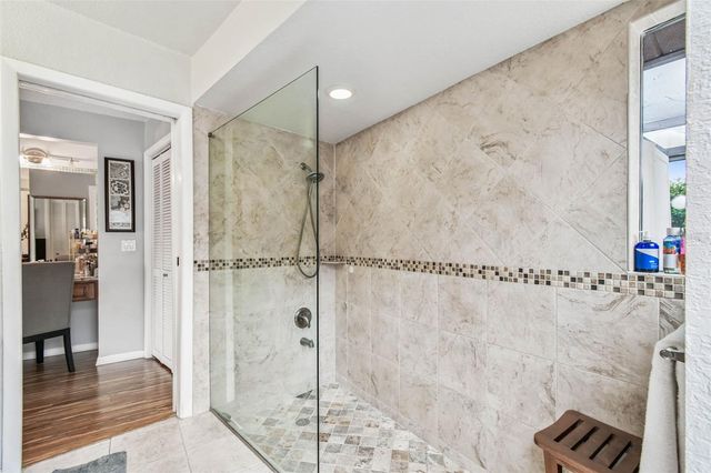 5004 PALOMA DRIVE, Tampa, FL 33624