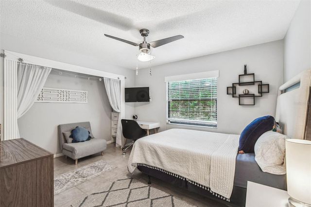 5004 PALOMA DRIVE, Tampa, FL 33624