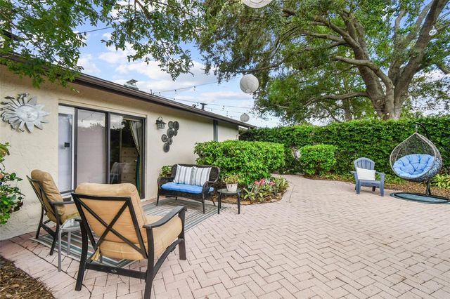 5004 PALOMA DRIVE, Tampa, FL 33624