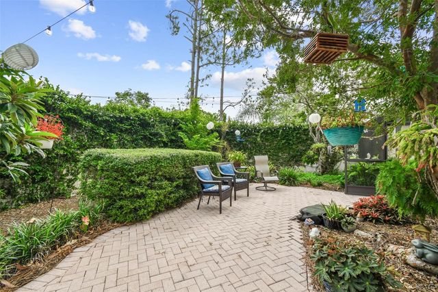 5004 PALOMA DRIVE, Tampa, FL 33624