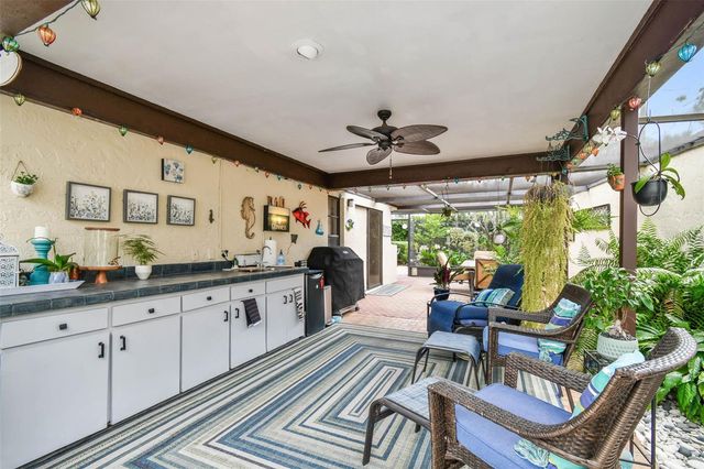 5004 PALOMA DRIVE, Tampa, FL 33624