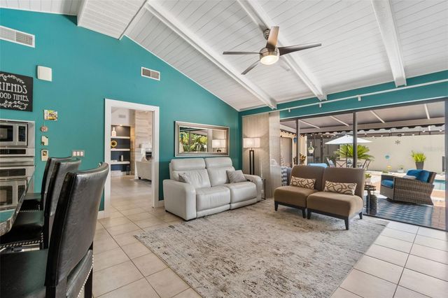 5004 PALOMA DRIVE, Tampa, FL 33624