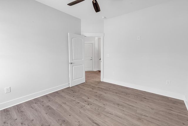 25 Hallandale Lane Left, Murrells Inlet, SC 29576
