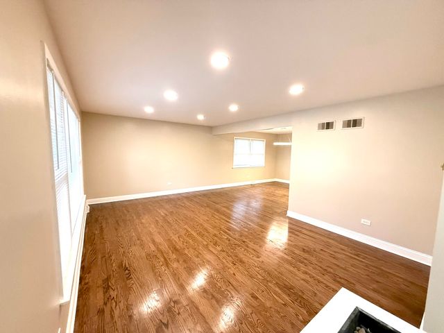 16921 S Ingleside Avenue, South Holland, IL 60473