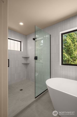 12908 NE 70th Place, Kirkland, WA 98033