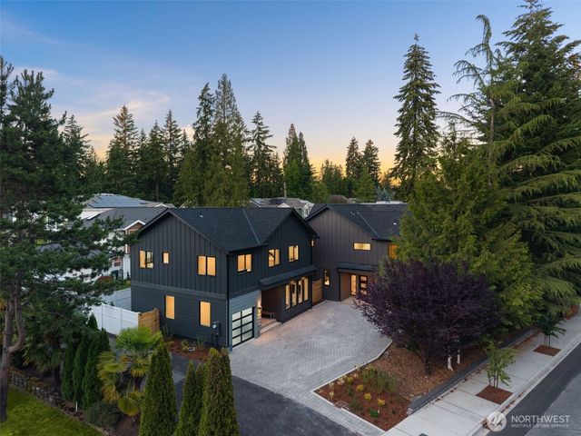12908 NE 70th Place, Kirkland, WA 98033