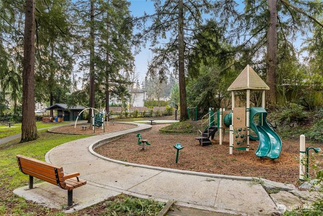 12908 NE 70th Place, Kirkland, WA 98033