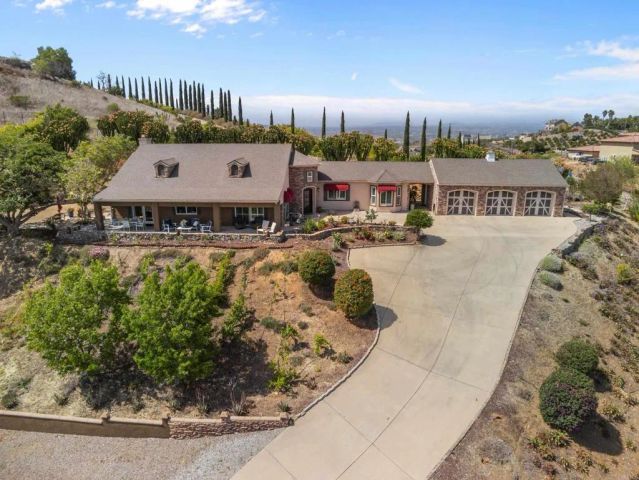 30419 Canyon Estates, Vista, CA 92084