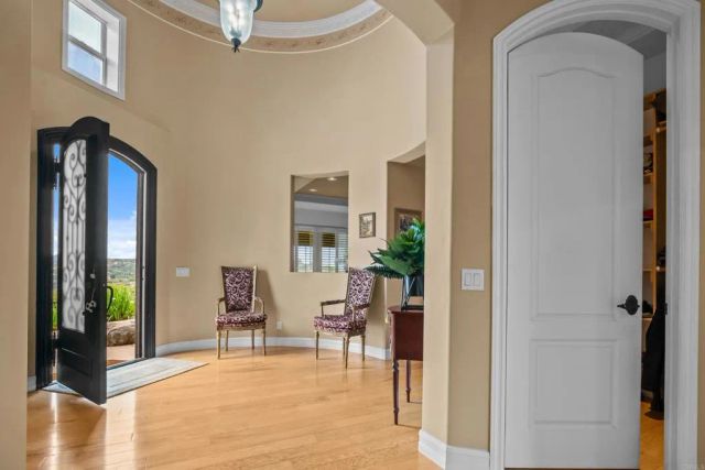 30419 Canyon Estates, Vista, CA 92084