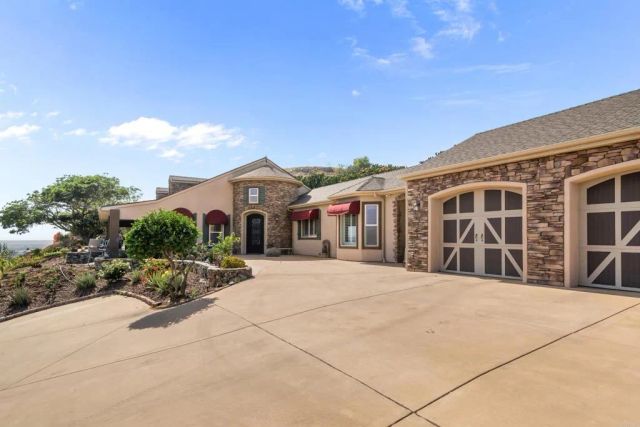 30419 Canyon Estates, Vista, CA 92084