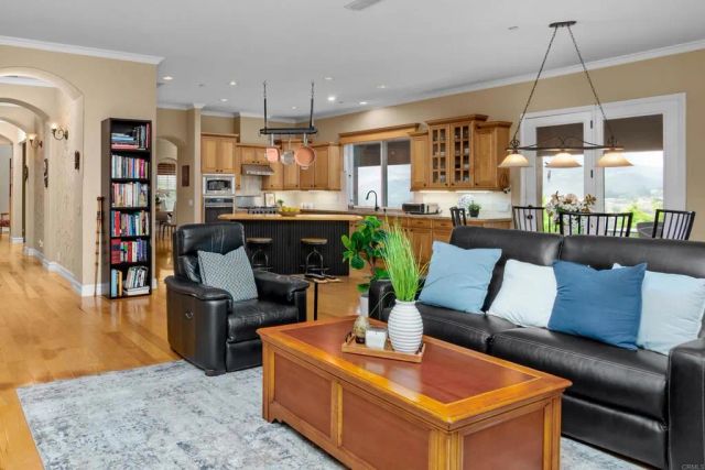 30419 Canyon Estates, Vista, CA 92084