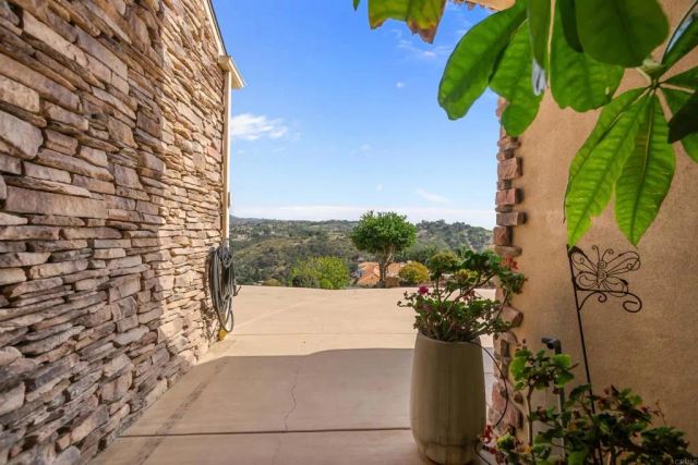 30419 Canyon Estates, Vista, CA 92084