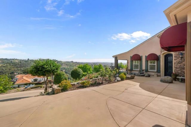 30419 Canyon Estates, Vista, CA 92084