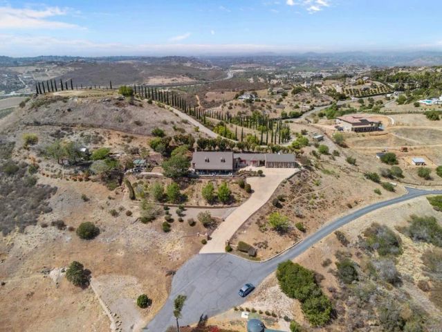 30419 Canyon Estates, Vista, CA 92084