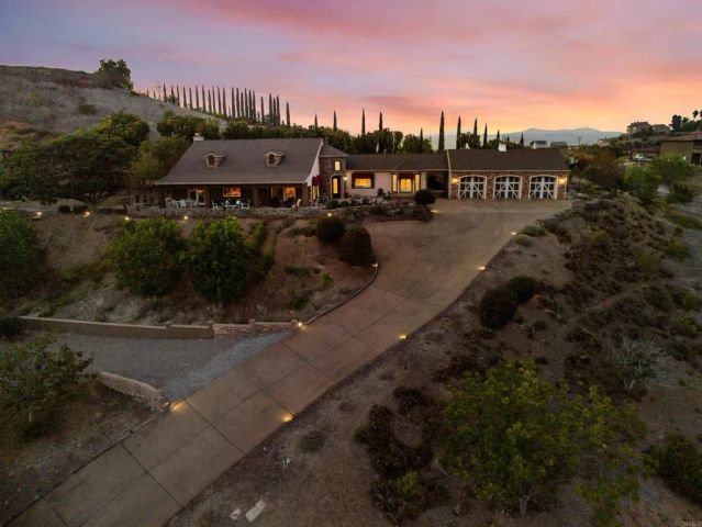 30419 Canyon Estates, Vista, CA 92084