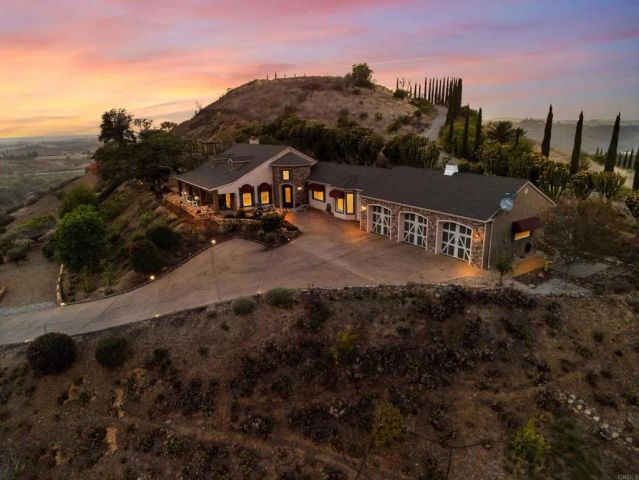 30419 Canyon Estates, Vista, CA 92084