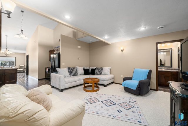 703 E El Dorado Ct Court, Sioux Falls, SD 57108