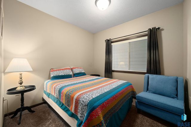 703 E El Dorado Ct Court, Sioux Falls, SD 57108