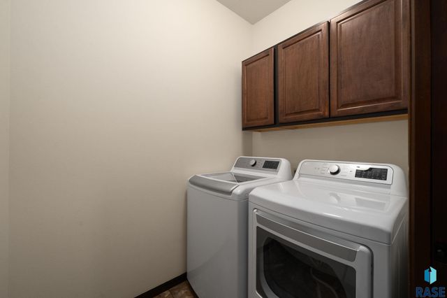 703 E El Dorado Ct Court, Sioux Falls, SD 57108