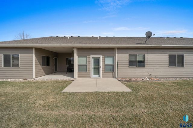 703 E El Dorado Ct Court, Sioux Falls, SD 57108
