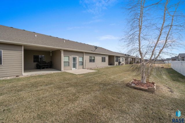703 E El Dorado Ct Court, Sioux Falls, SD 57108