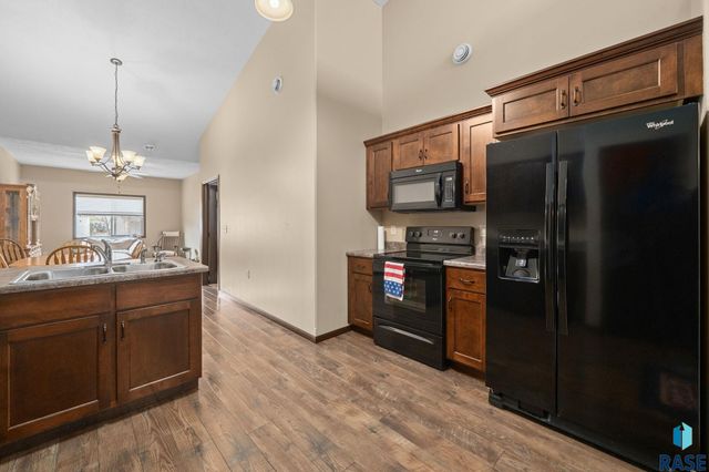 703 E El Dorado Ct Court, Sioux Falls, SD 57108