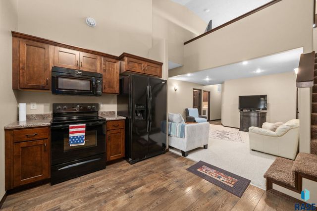 703 E El Dorado Ct Court, Sioux Falls, SD 57108