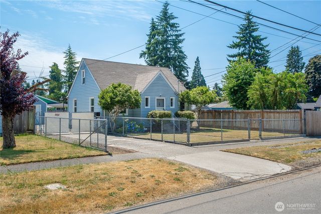 118 E 65th Street, Tacoma, WA 98404