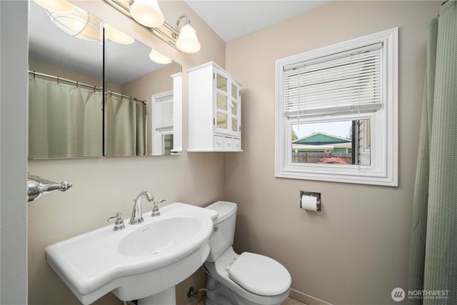 118 E 65th Street, Tacoma, WA 98404