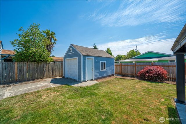 118 E 65th Street, Tacoma, WA 98404