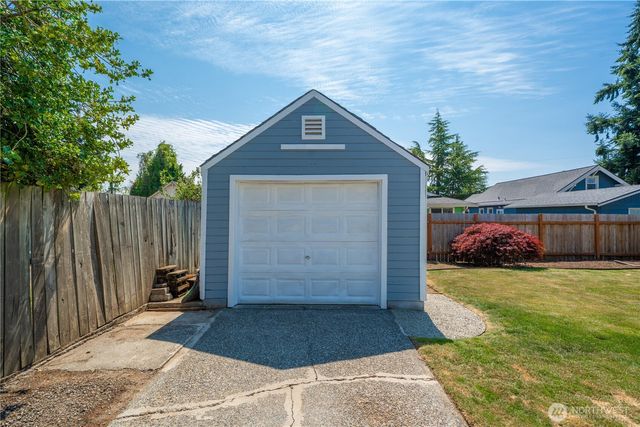 118 E 65th Street, Tacoma, WA 98404