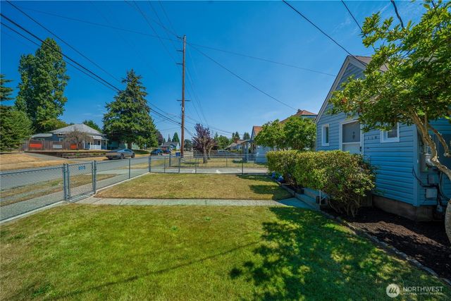 118 E 65th Street, Tacoma, WA 98404