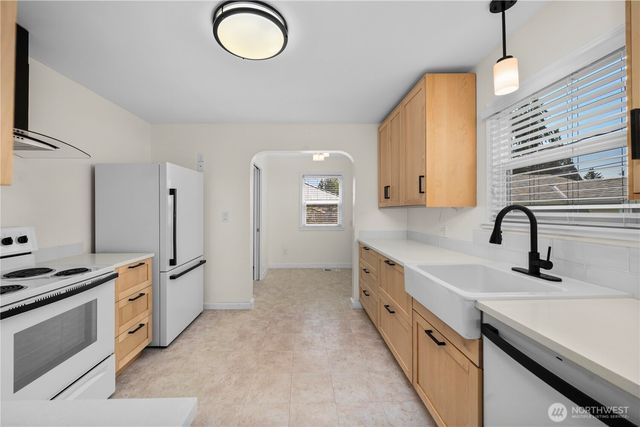 118 E 65th Street, Tacoma, WA 98404