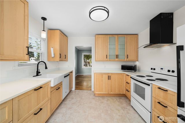 118 E 65th Street, Tacoma, WA 98404