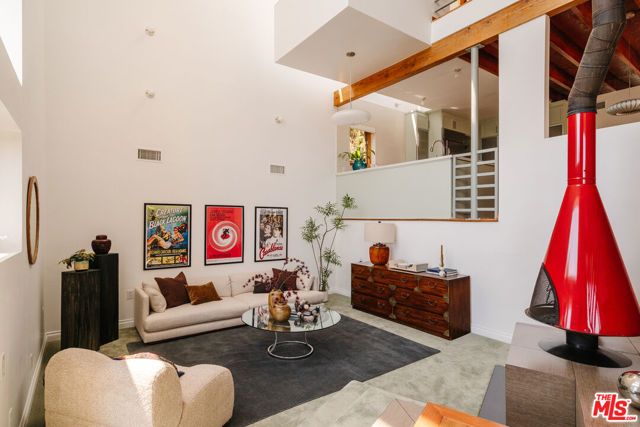 2734 Hollyridge Drive, Los Angeles, CA 90068