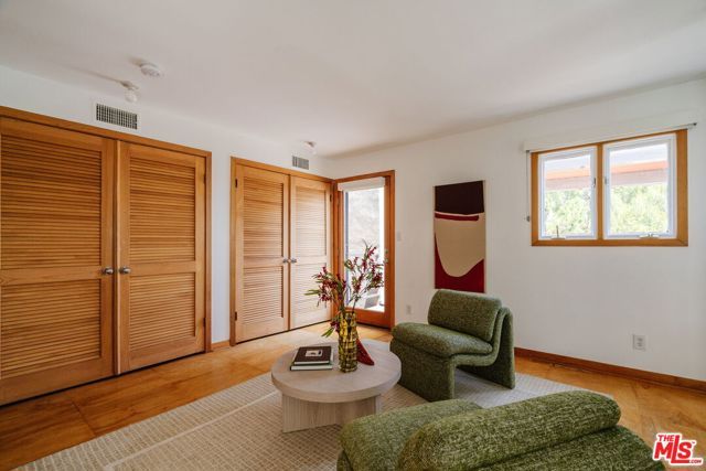 2734 Hollyridge Drive, Los Angeles, CA 90068