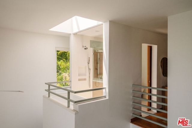 2734 Hollyridge Drive, Los Angeles, CA 90068