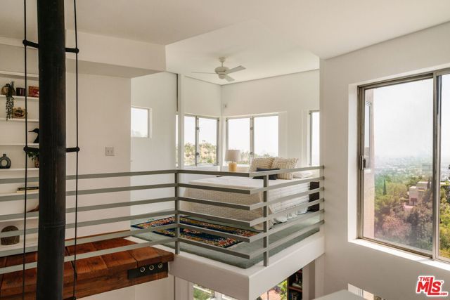 2734 Hollyridge Drive, Los Angeles, CA 90068