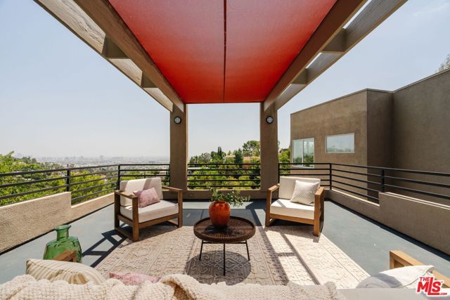 2734 Hollyridge Drive, Los Angeles, CA 90068
