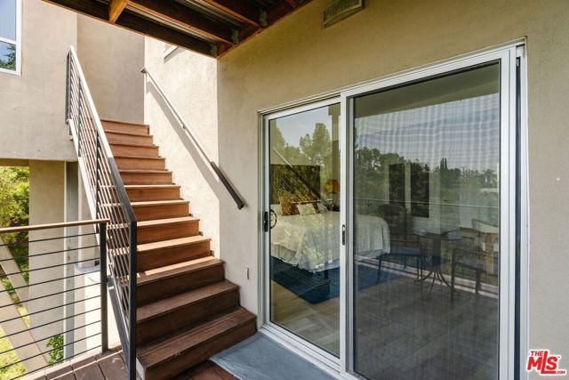2734 Hollyridge Drive, Los Angeles, CA 90068