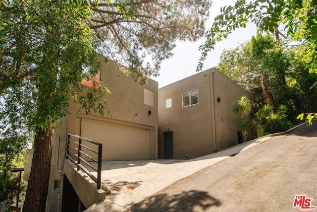 2734 Hollyridge Drive, Los Angeles, CA 90068
