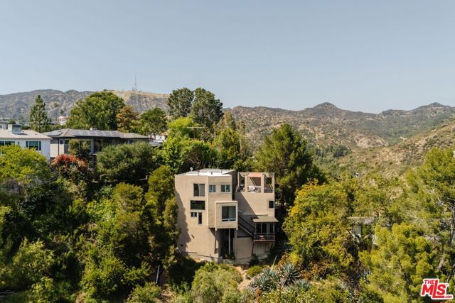 2734 Hollyridge Drive, Los Angeles, CA 90068