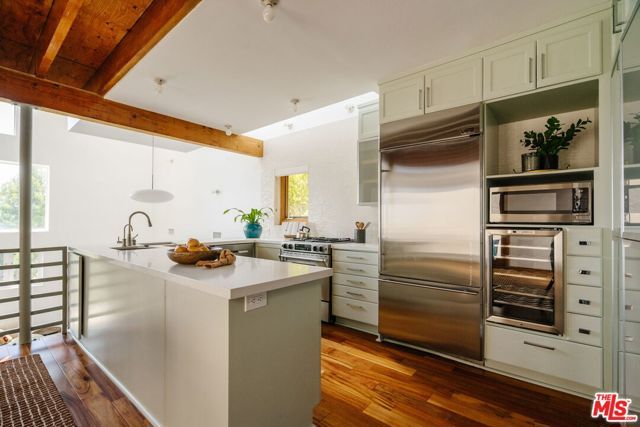 2734 Hollyridge Drive, Los Angeles, CA 90068