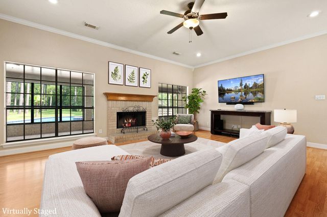 7302 Pine Drive, Alvin, TX 77511