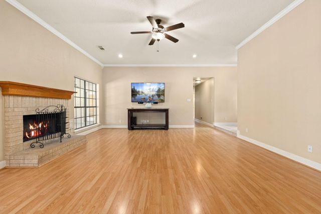 7302 Pine Drive, Alvin, TX 77511