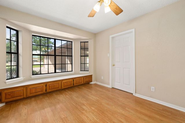 7302 Pine Drive, Alvin, TX 77511