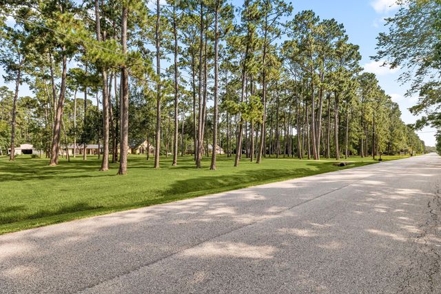 7302 Pine Drive, Alvin, TX 77511