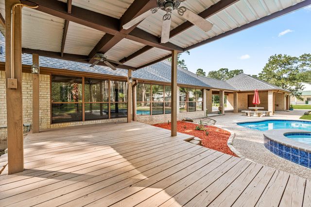 7302 Pine Drive, Alvin, TX 77511