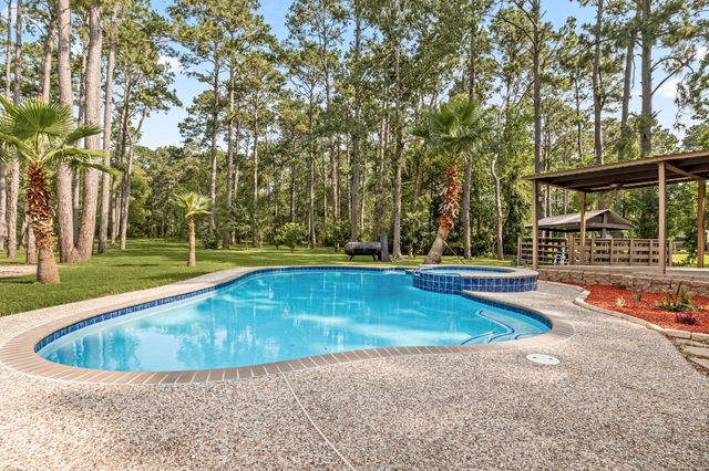 7302 Pine Drive, Alvin, TX 77511