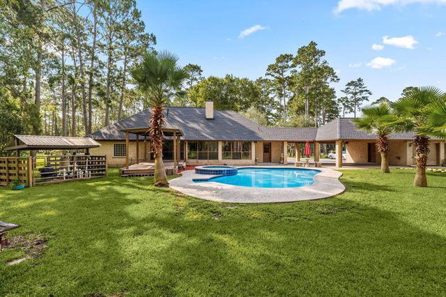 7302 Pine Drive, Alvin, TX 77511